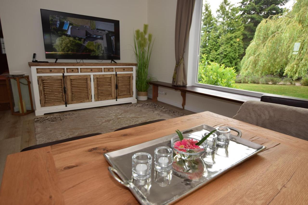 Landhaus Hideaway Mit Aussenpool, Sauna Und Kamin Bosau ภายนอก รูปภาพ