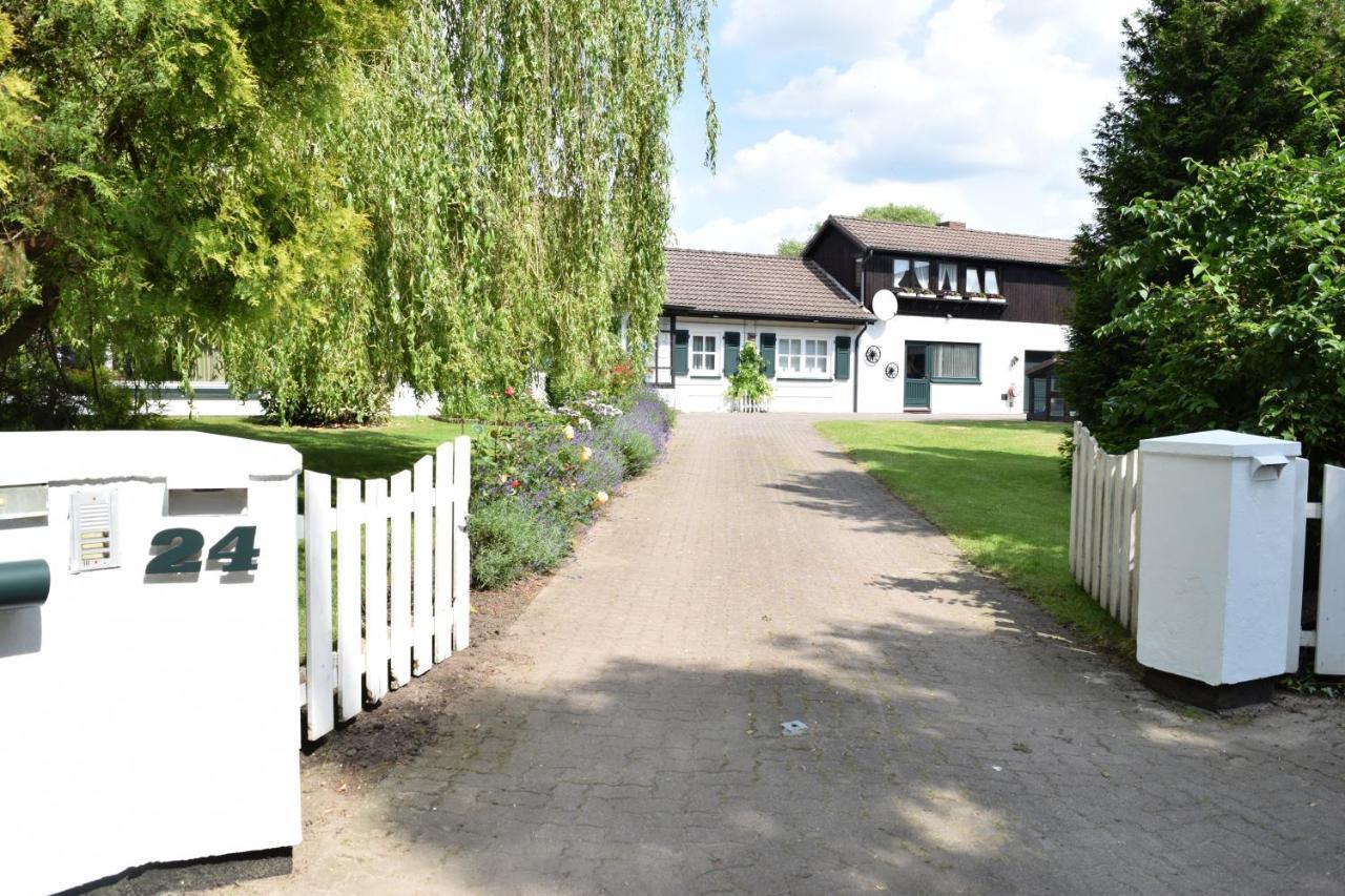 Landhaus Hideaway Mit Aussenpool, Sauna Und Kamin Bosau ภายนอก รูปภาพ
