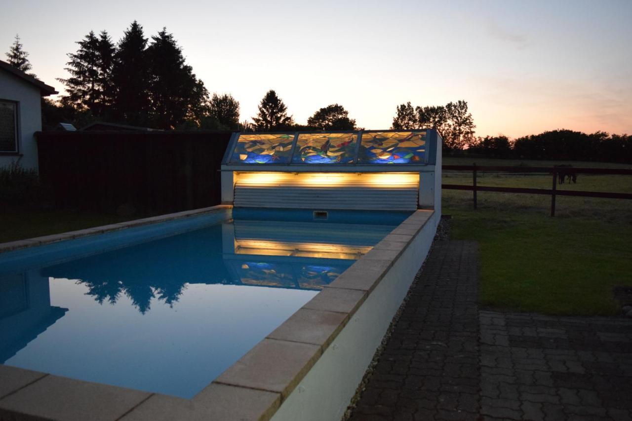 Landhaus Hideaway Mit Aussenpool, Sauna Und Kamin Bosau ภายนอก รูปภาพ