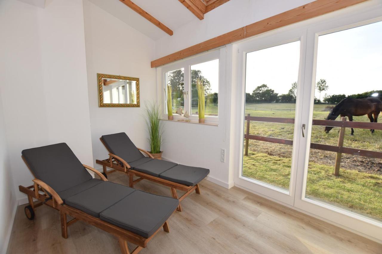 Landhaus Hideaway Mit Aussenpool, Sauna Und Kamin Bosau ภายนอก รูปภาพ